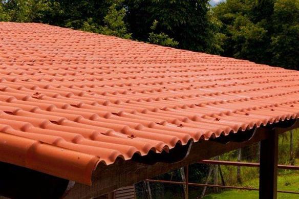 telhado com telhas de plastico